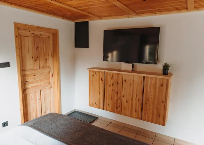 Zasebna Hisa V Naravi S Savno, Hisa 14h Semesterbostad